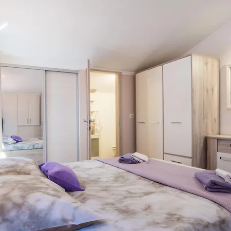 Holiday home Veronika, A Cozy And Charming For Summer Holidays *