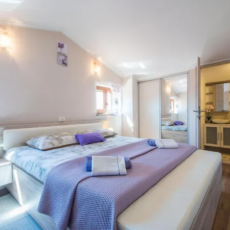 Holiday home Veronika, A Cozy And Charming For Summer Holidays *
