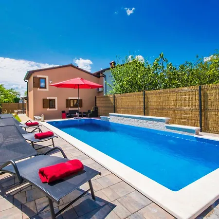 Holiday home Veronika, A Cozy And Charming For Summer Holidays *