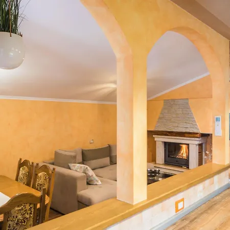 Veronika, A Cozy And Charming For Summer Holidays