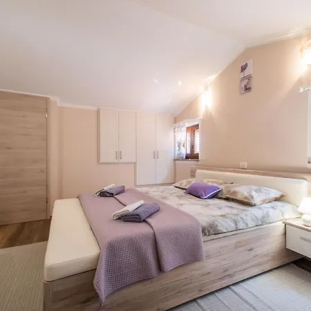 Veronika, A Cozy And Charming For Summer Holidays Ferienhaus *