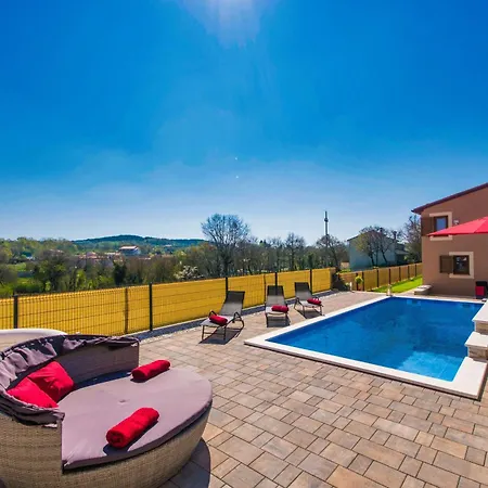 Veronika, A Cozy And Charming For Summer Holidays Ferienhaus