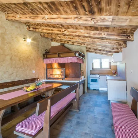 Holiday home Veronika, A Cozy And Charming For Summer Holidays