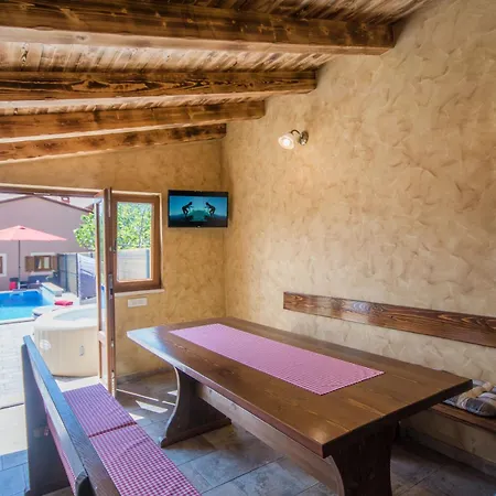 Veronika, A Cozy And Charming For Summer Holidays בית נופש *