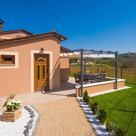Ferienhaus Veronika, A Cozy And Charming For Summer Holidays Lakoselci