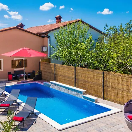 Veronika, A Cozy And Charming For Summer Holidays Ferienhaus *